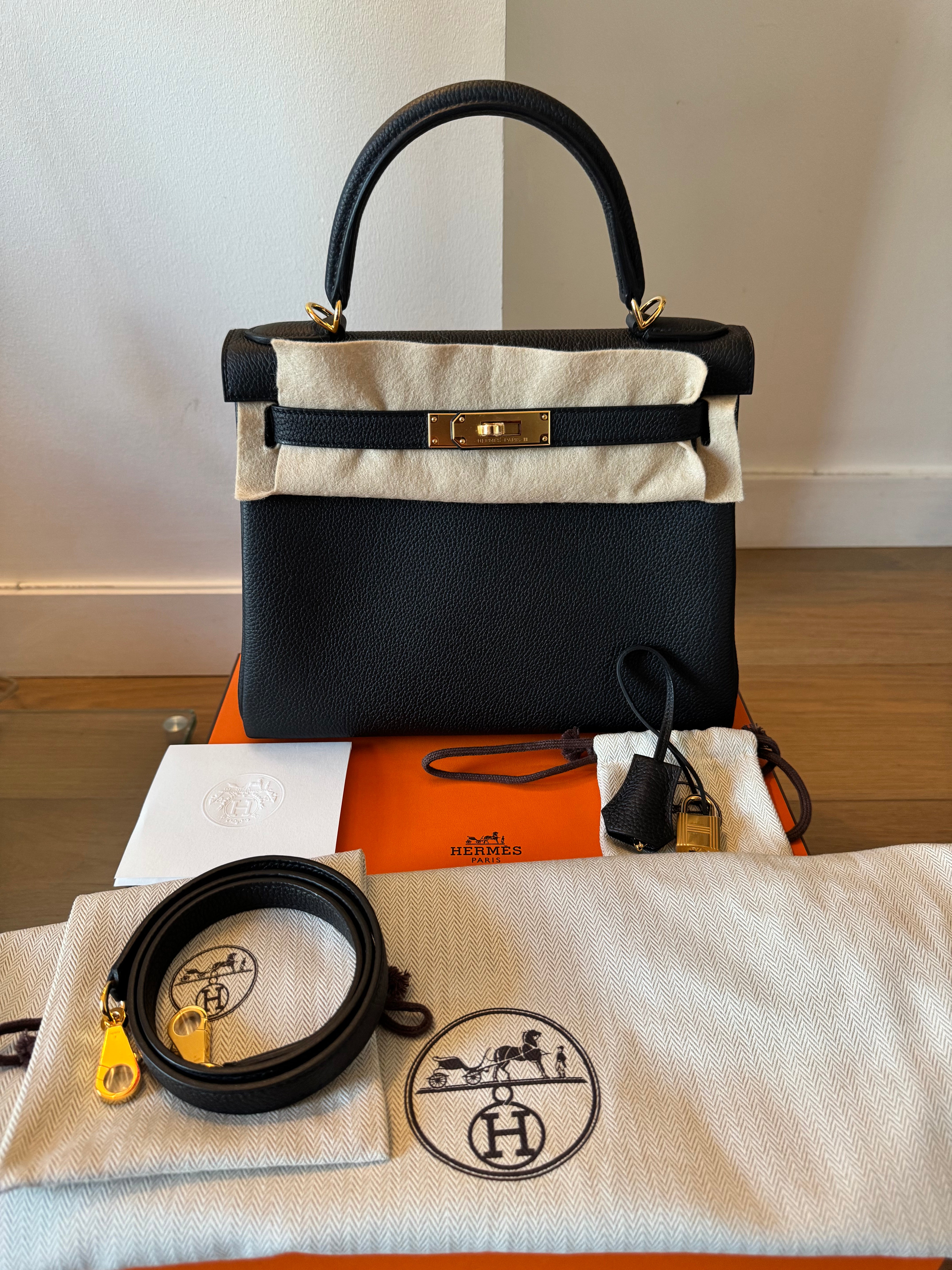 Hermes Kelly 28 Noir Togo GHW Stamp W